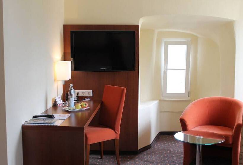 Трехместный Номер Superior, Stadt Gut Hotel Gasthof Goldener Adler
