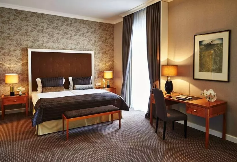 Deluxe Zimmer, Steigenberger Icon Frankfurter Hof