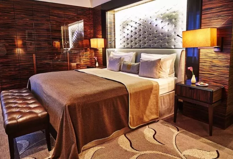 Deluxe Zimmer, Steigenberger Icon Frankfurter Hof