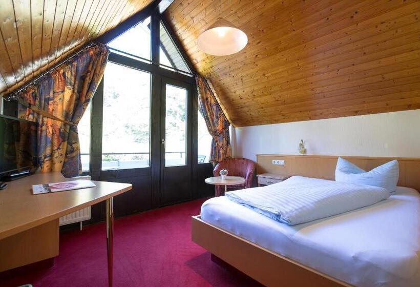 غرفة قياسية مزوَّدة بشُرفة, Strand Café