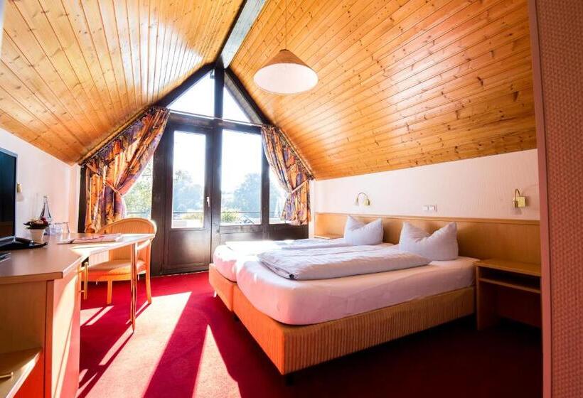 غرفة قياسية مزوَّدة بشُرفة, Strand Café