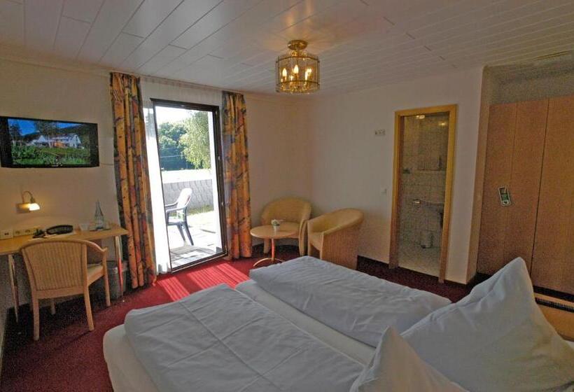 غرفة قياسية مزوَّدة بشُرفة, Strand Café