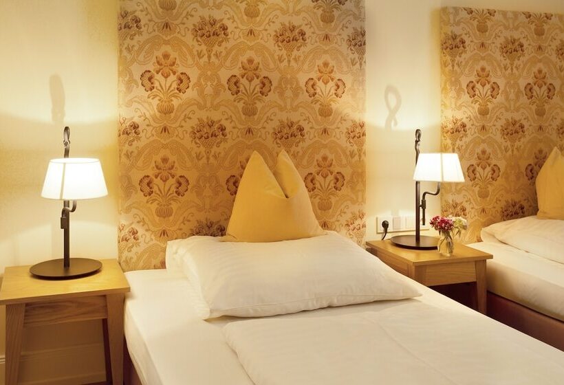 غرفة قياسية, Villa Florentina