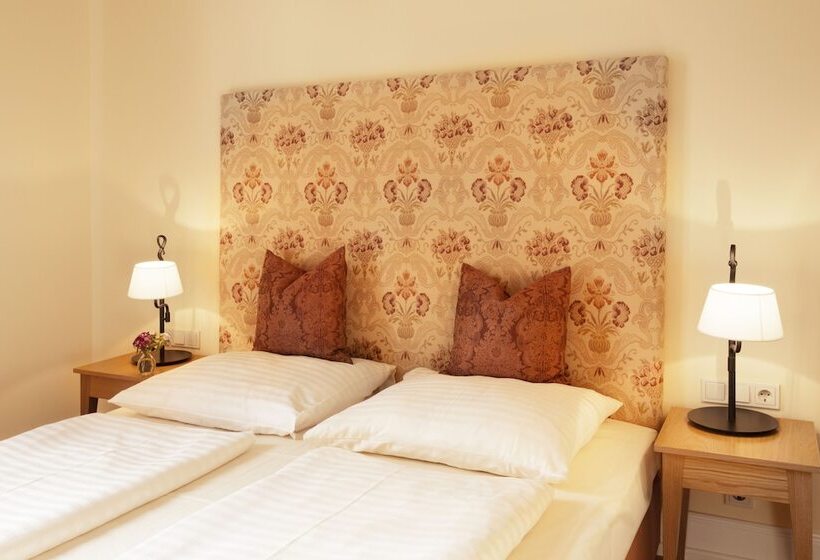 غرفة قياسية, Villa Florentina