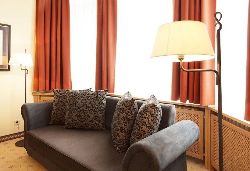 اتاق استاندارد سه نفره, Villa Florentina