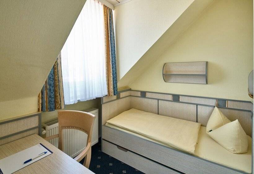 غرفة قياسية ثلاثية, Alfa City Centre