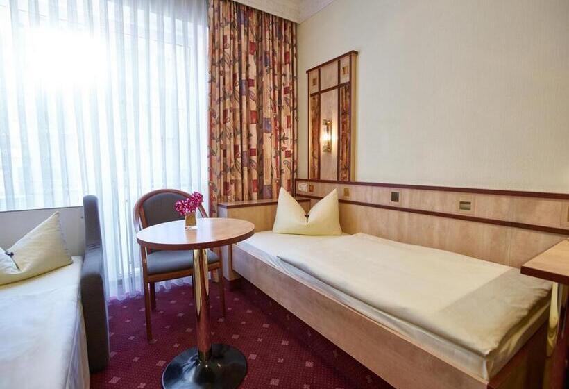 غرفة كومفورت ثلاثية, Alfa City Centre