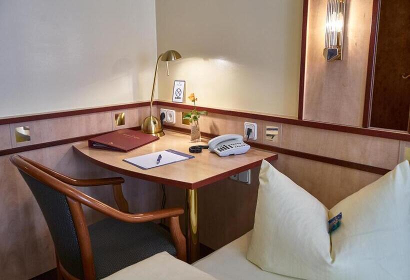 غرفة كومفورت ثلاثية, Alfa City Centre