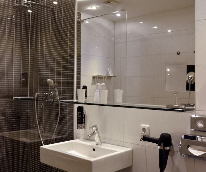 اتاق استاندارد سه نفره, Arthotel Munich