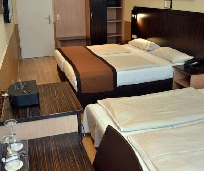 اتاق استاندارد چهار تخته, Arthotel Munich