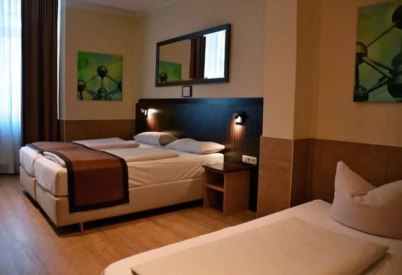 اتاق استاندارد سه نفره, Arthotel Munich