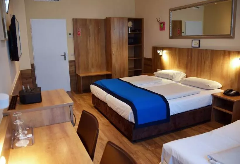 اتاق استاندارد چهار تخته, Arthotel Munich