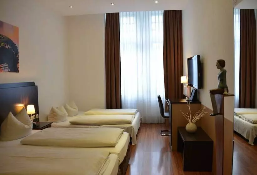 اتاق استاندارد چهار تخته, Arthotel Munich