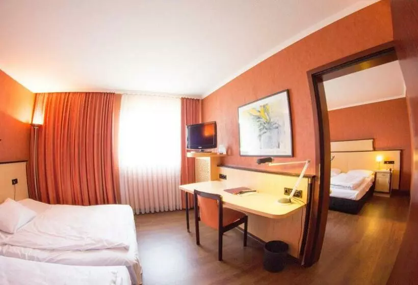 Quarto Familiar, Arvena Park