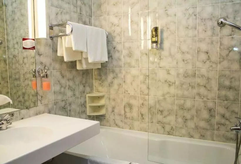 Quarto Familiar, Arvena Park