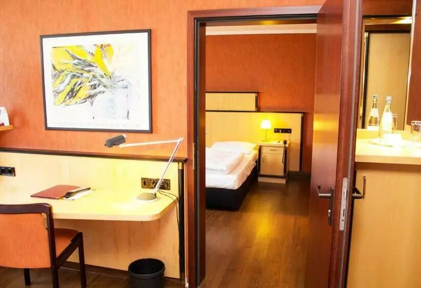 Quarto Familiar, Arvena Park