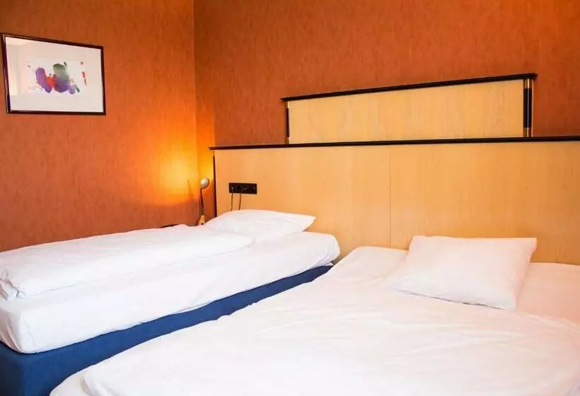 Quarto Familiar, Arvena Park