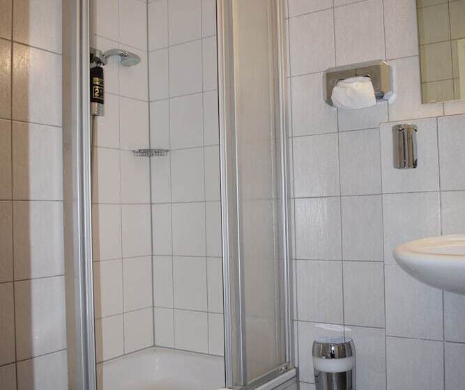 חדר אקונומי, Avenue