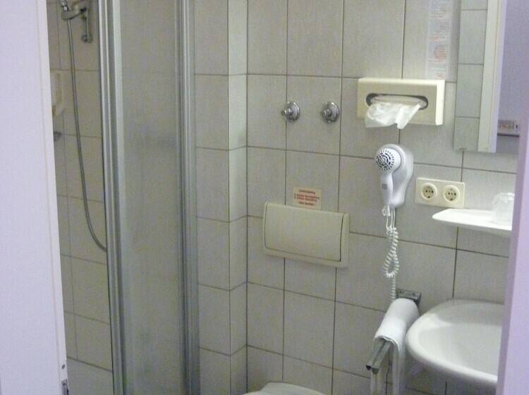 חדר אקונומי יחיד, Avenue