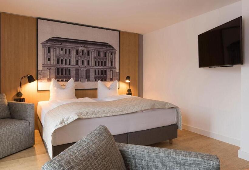 Люкс, Bayerischer Hof
