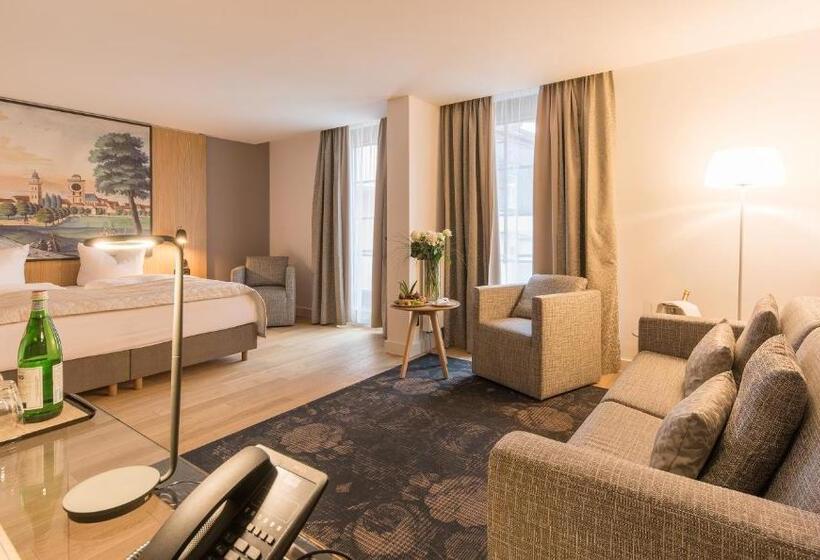 جناح, Bayerischer Hof