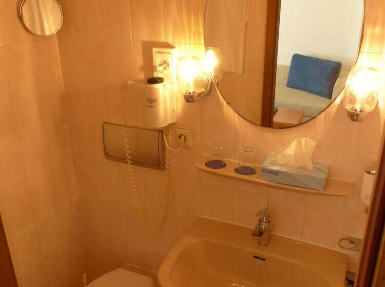 스탠다드 트리플 룸, Bayerischer Hof Starnberg