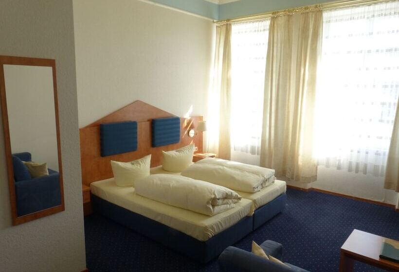 스탠다드 트리플 룸, Bayerischer Hof Starnberg