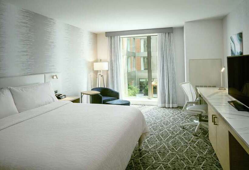 Номер Deluxe Кровать Кинг, Hilton Munich Park