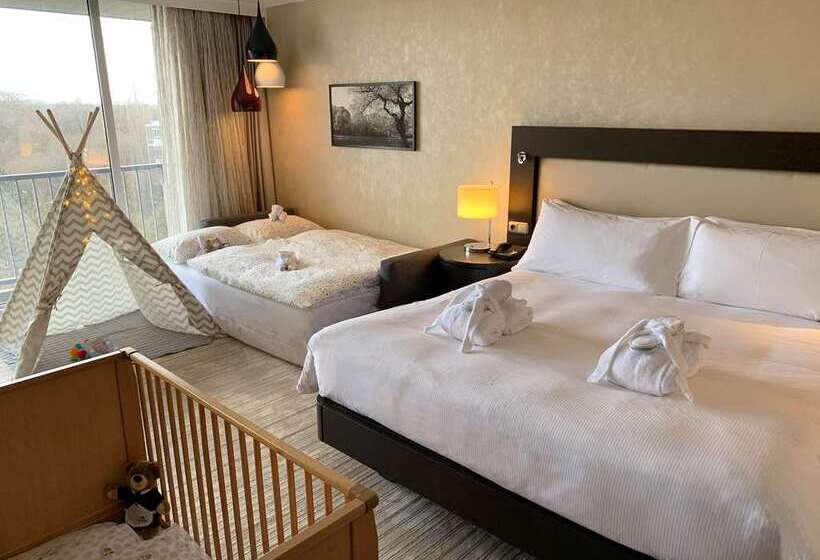 家庭间, Hilton Munich Park