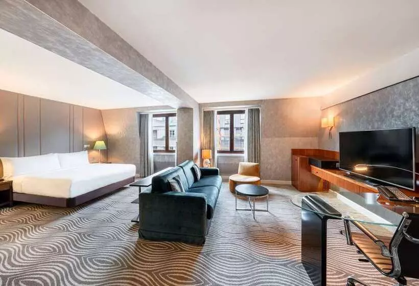 Camera Deluxe Letto King, Hilton Munich Park