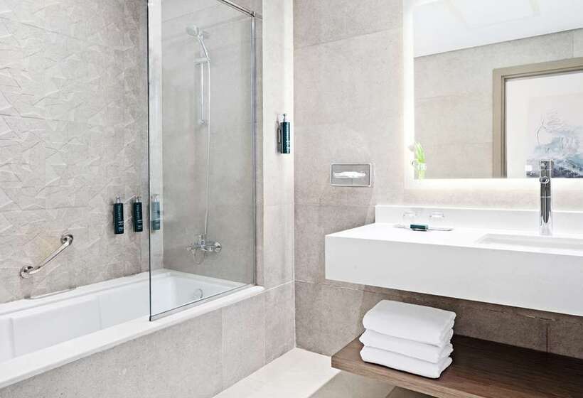 带大床的行政房间, Hilton Munich Park