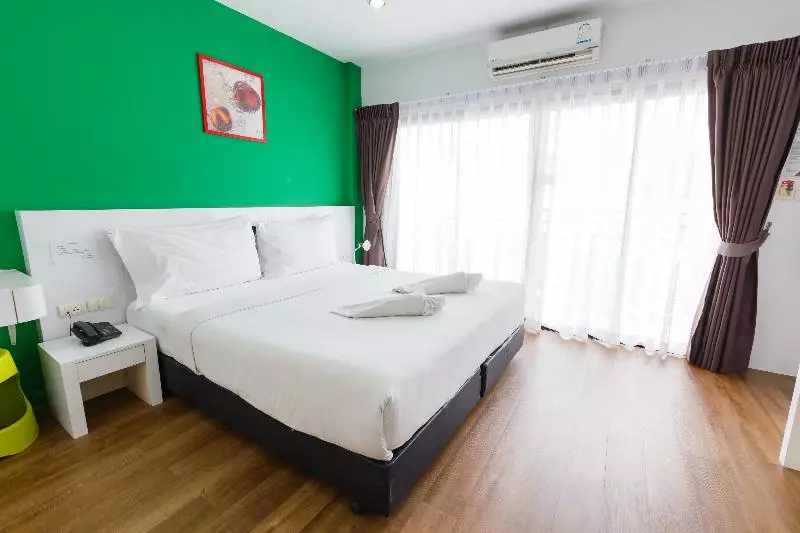 Quarto Triplo Estandar, Hirsch
