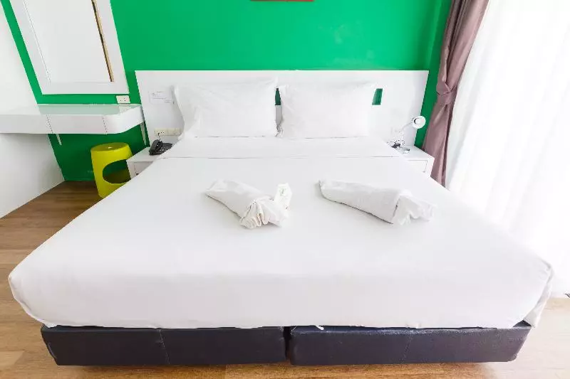 Quarto Triplo Estandar, Hirsch