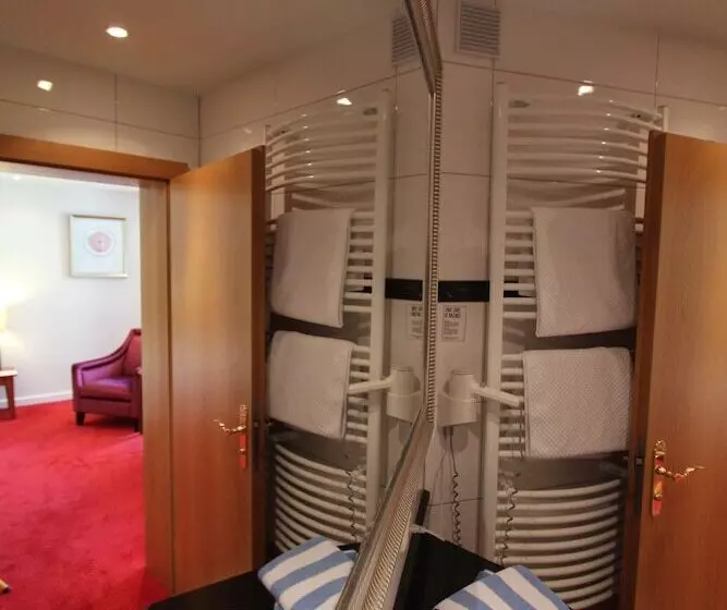 コンフォートトリプルルーム, Historik Hotel Goldener Hirsch Rothenburg
