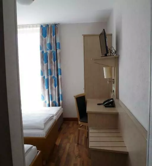 Standard Triple Room, Imperial