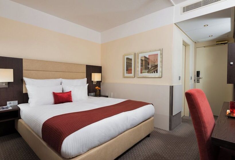 Номер Комфорт, Leonardo Hotel Munich Arabellapark