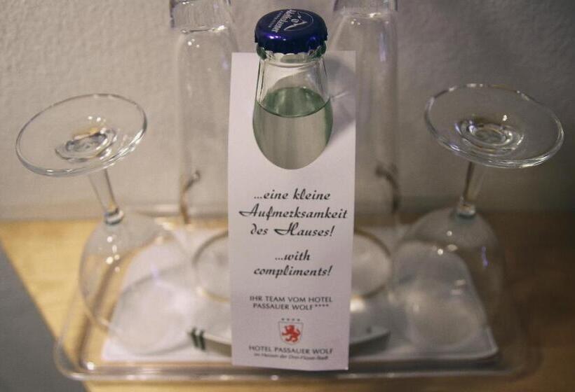 컴포트 룸, Passauer Wolf