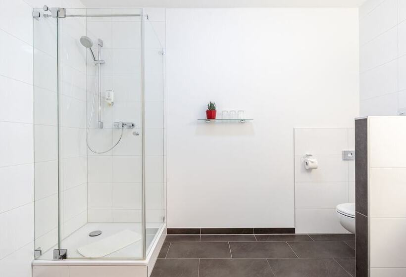 주니어 스위트, Sauerlacher Post