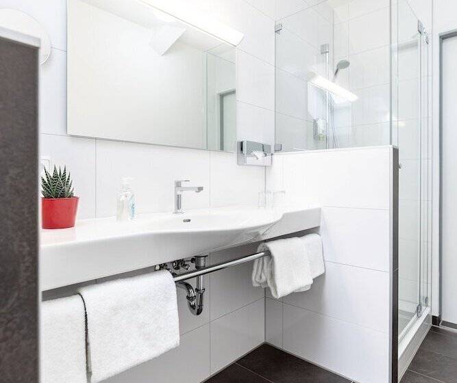 주니어 스위트, Sauerlacher Post