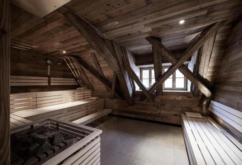 Номер Deluxe, & Spa Goldene Rose