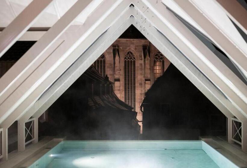 Номер Deluxe, & Spa Goldene Rose