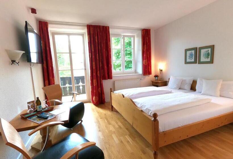 Comfort room with balcony, Terofal