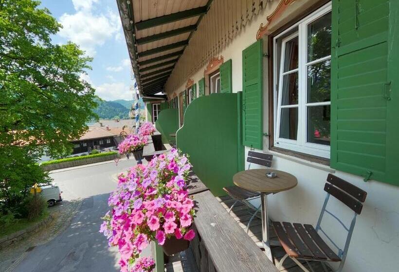 Comfort room with balcony, Terofal