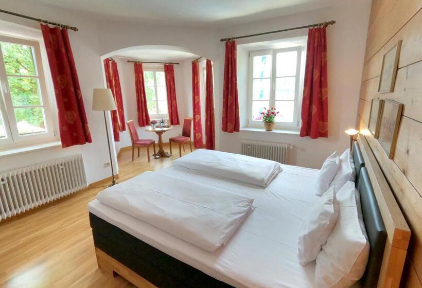 Comfort room with lake view, Terofal