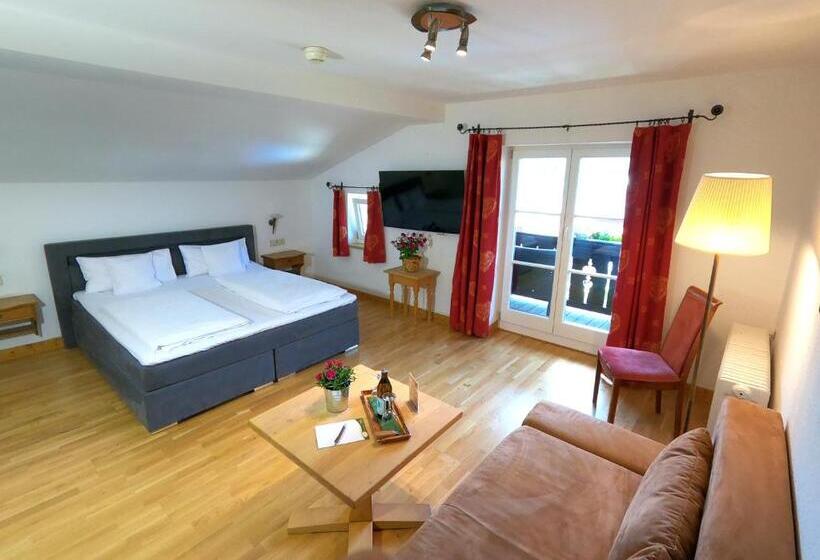 Comfort room with lake view, Terofal