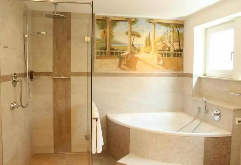 デラックススイート, Parkhotel Crombach