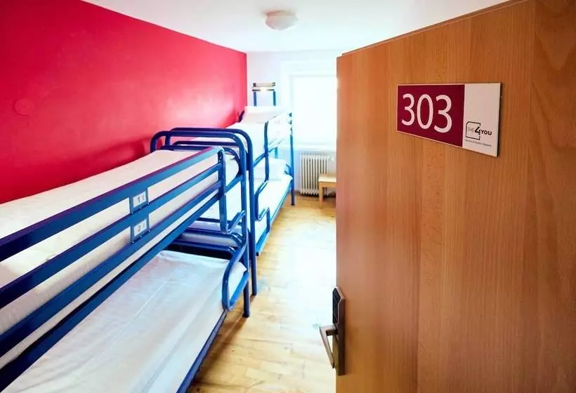 اتاق استاندارد سه تخته با سرویس بهداشتی مشترک, The 4you Hostel & Hotel Munich