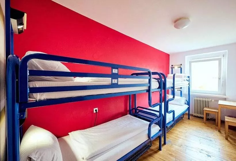 اتاق استاندارد سه تخته با سرویس بهداشتی مشترک, The 4you Hostel & Hotel Munich
