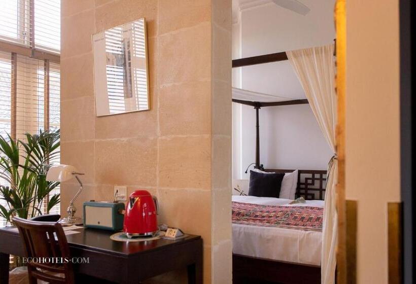 Номер Superior, Babette Guldsmeden