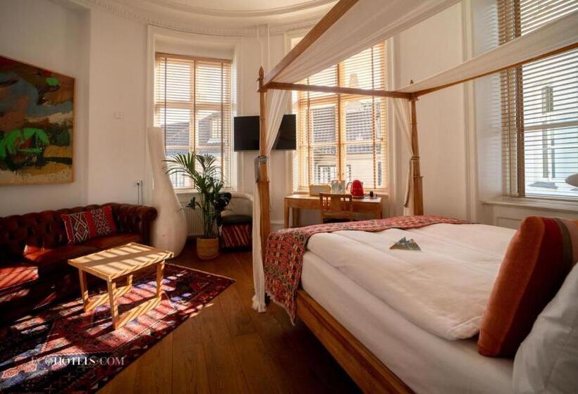 Номер Superior, Babette Guldsmeden